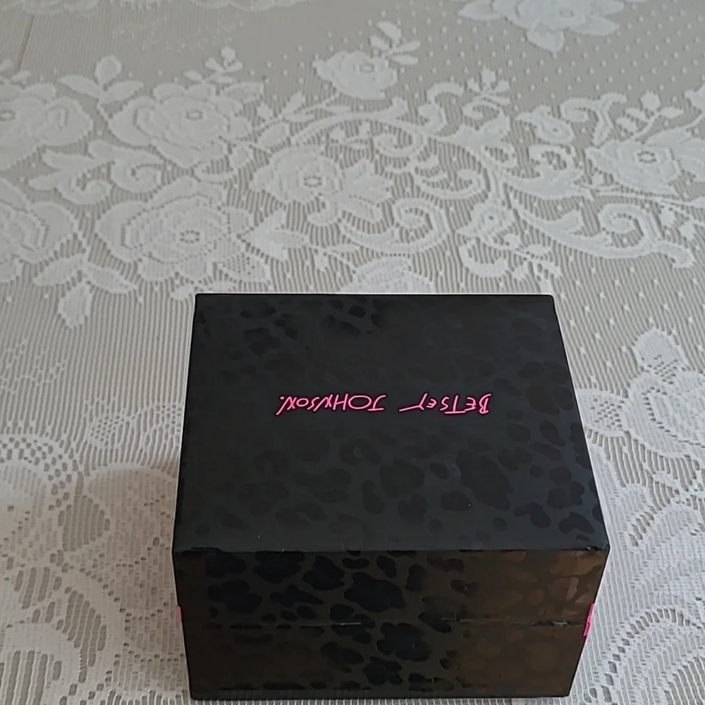 Betsey Johnson Watch - Picture 4 of 4